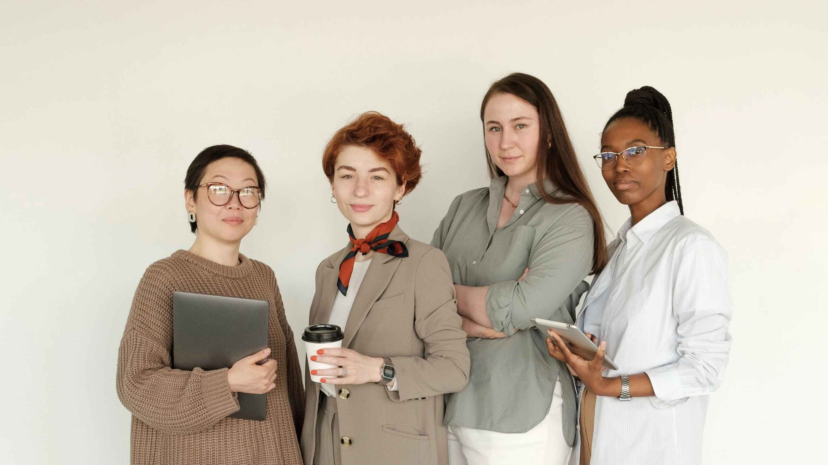 Femmes professionnelles réunies autour d’un projet commun